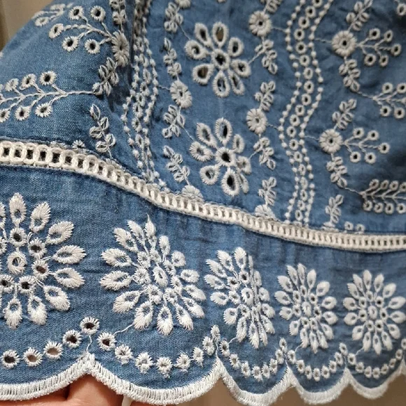 Nwt Jennifer & Grace Blue Embroidered Short Sleeve Top - Picture 4 of 8